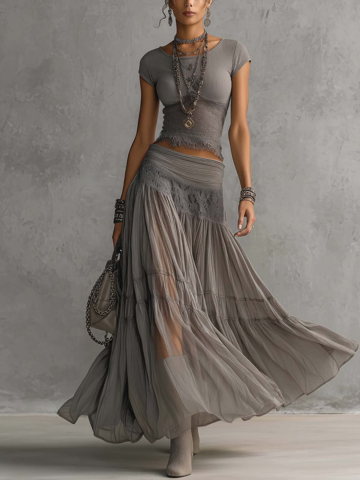 Marta - Top con Pizzo e Gonna Maxi Plissettata