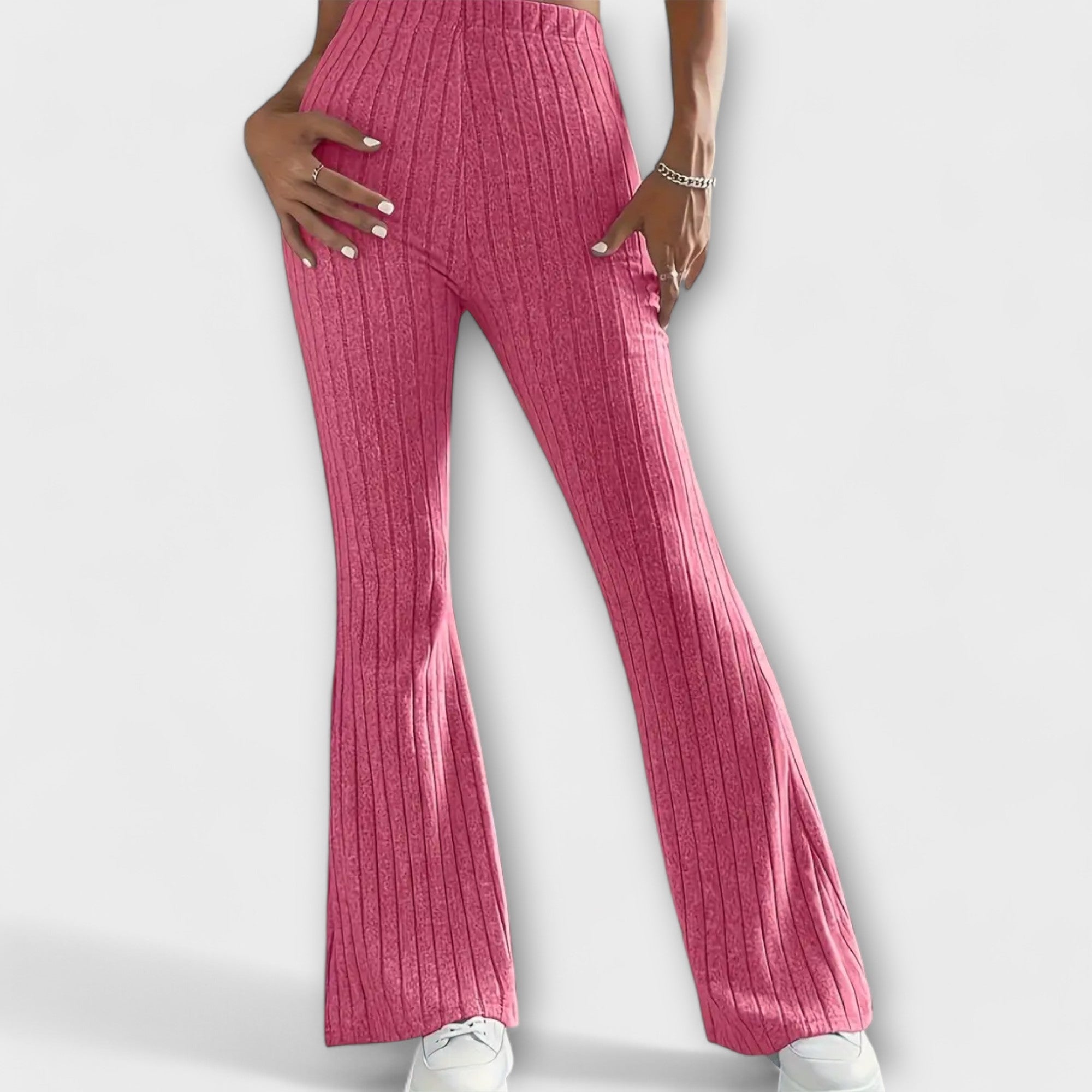 Anna – pantaloni a campana con una delicata struttura