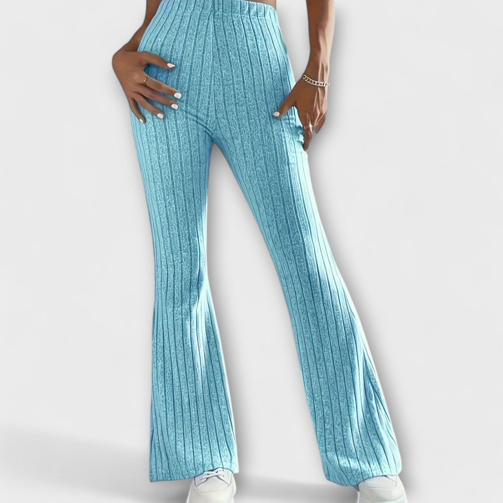Anna – pantaloni a campana con una delicata struttura
