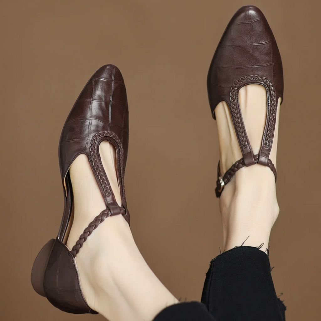 Małgorzata – Scarpe classiche in pelle T-strap con dettaglio intrecciato