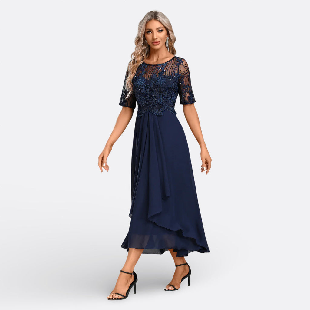 Anna - Abito in Pizzo con Maniche Corte