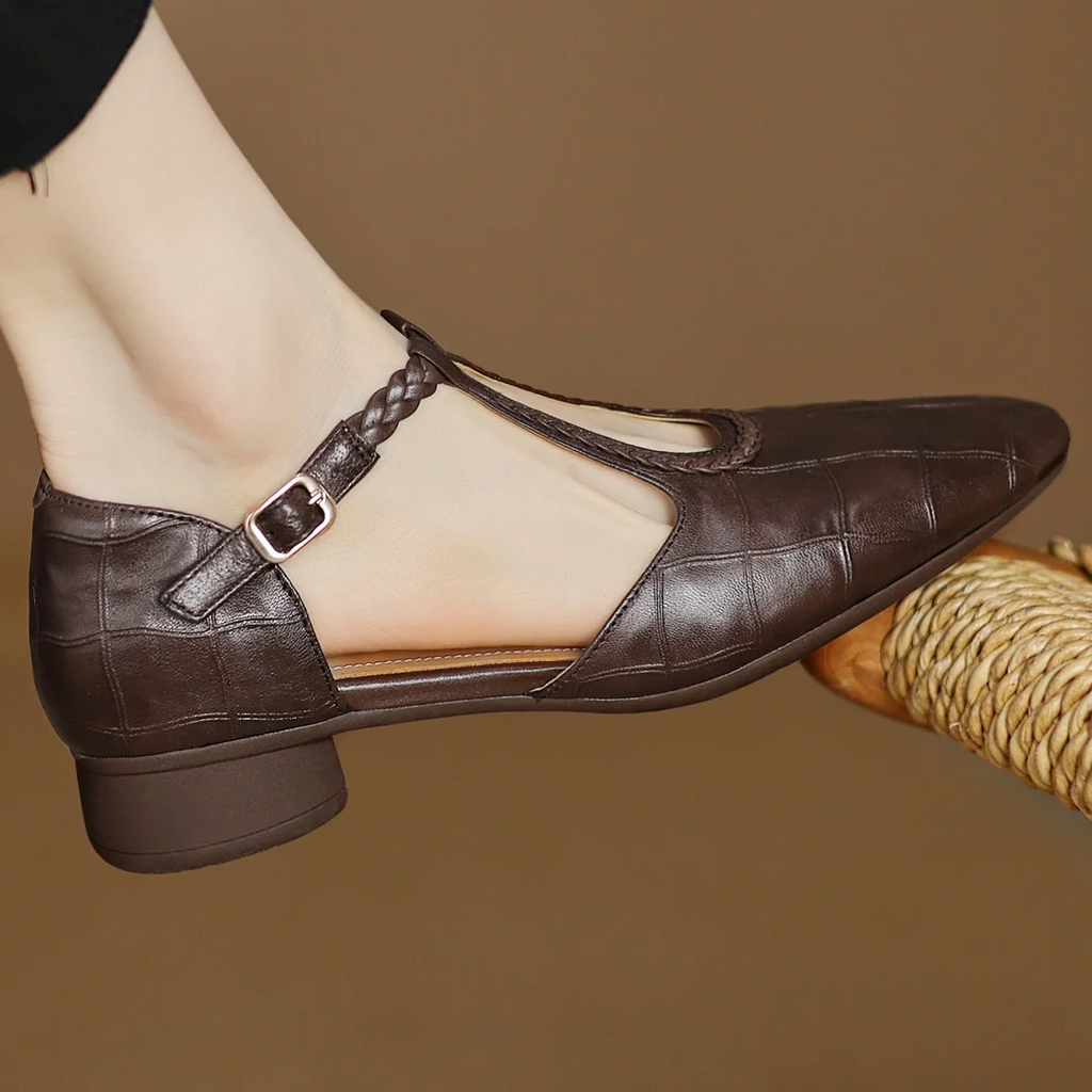 Małgorzata – Scarpe classiche in pelle T-strap con dettaglio intrecciato