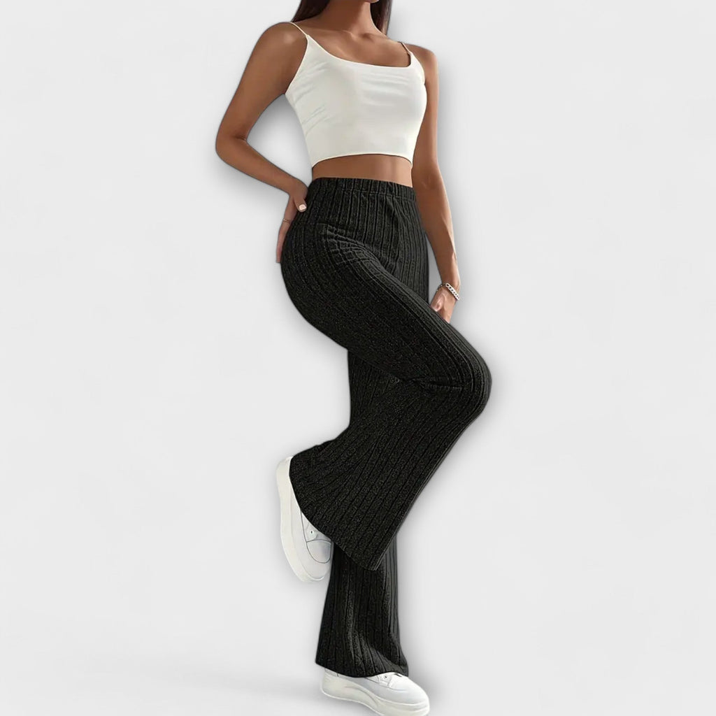 Anna – pantaloni a campana con una delicata struttura