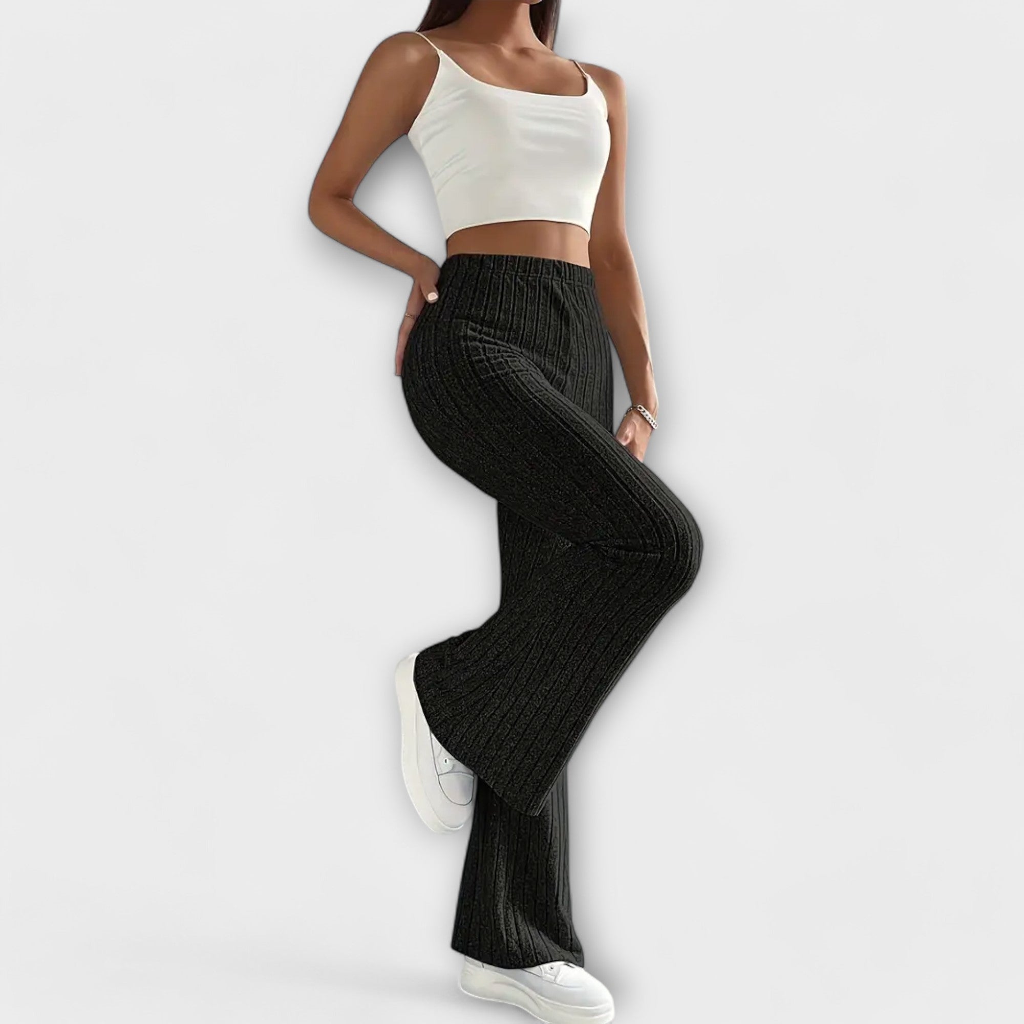 Anna – pantaloni a campana con una delicata struttura