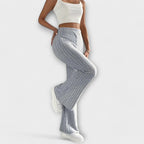 Anna – pantaloni a campana con una delicata struttura