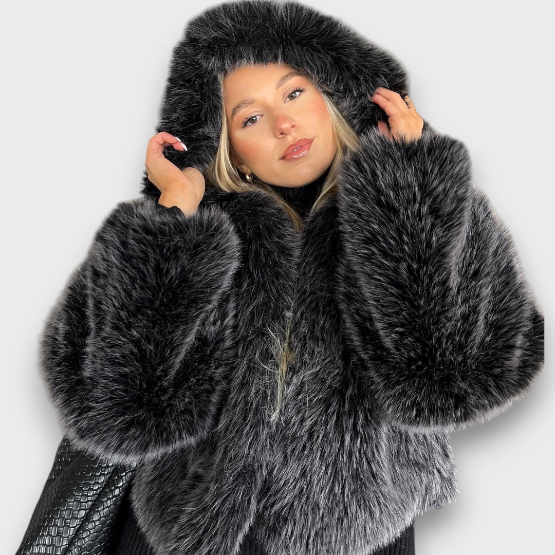Barbara – Giacca oversize in pelliccia sintetica grigia
