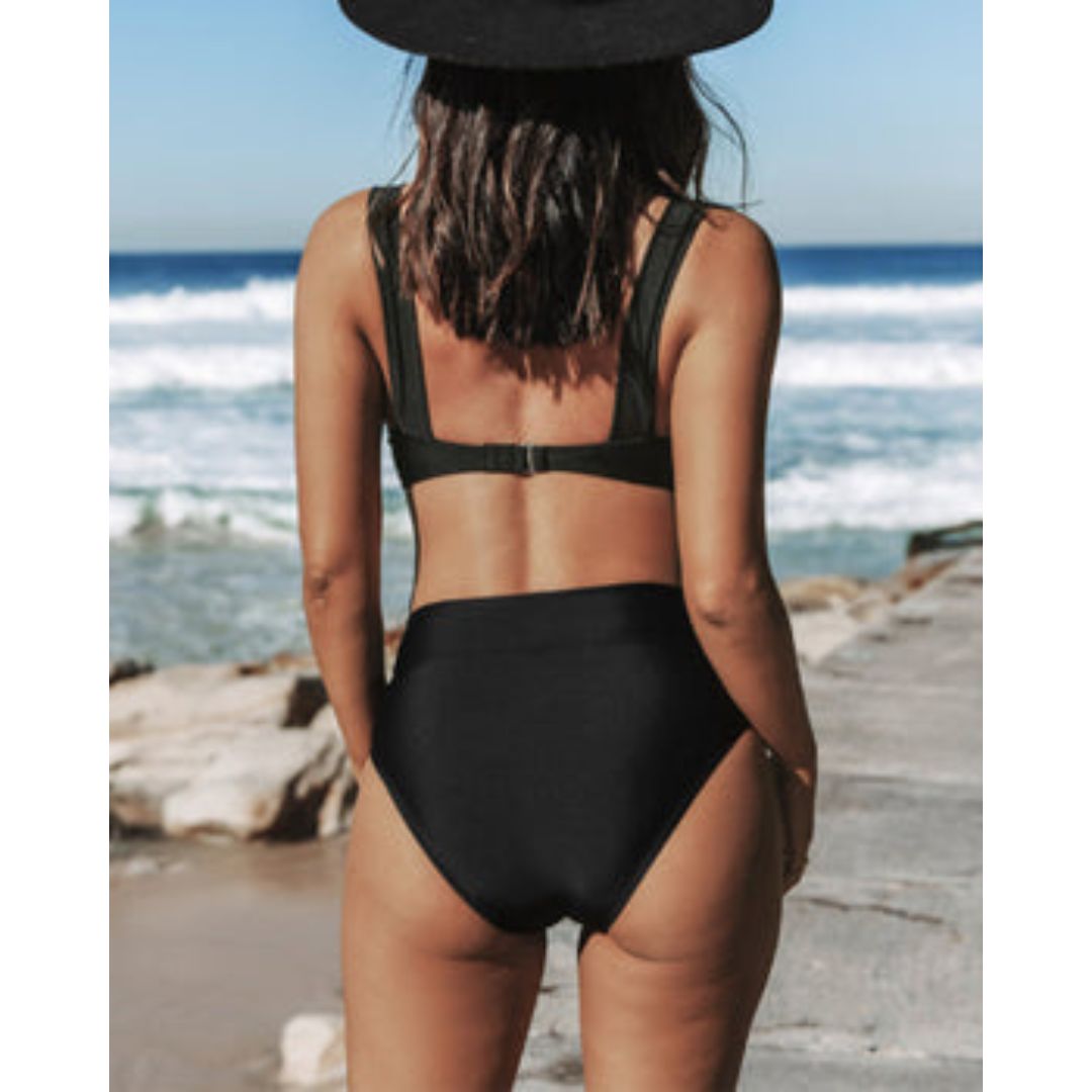 Helena - Costume da Bagno Monocromatico con Scollo Alto