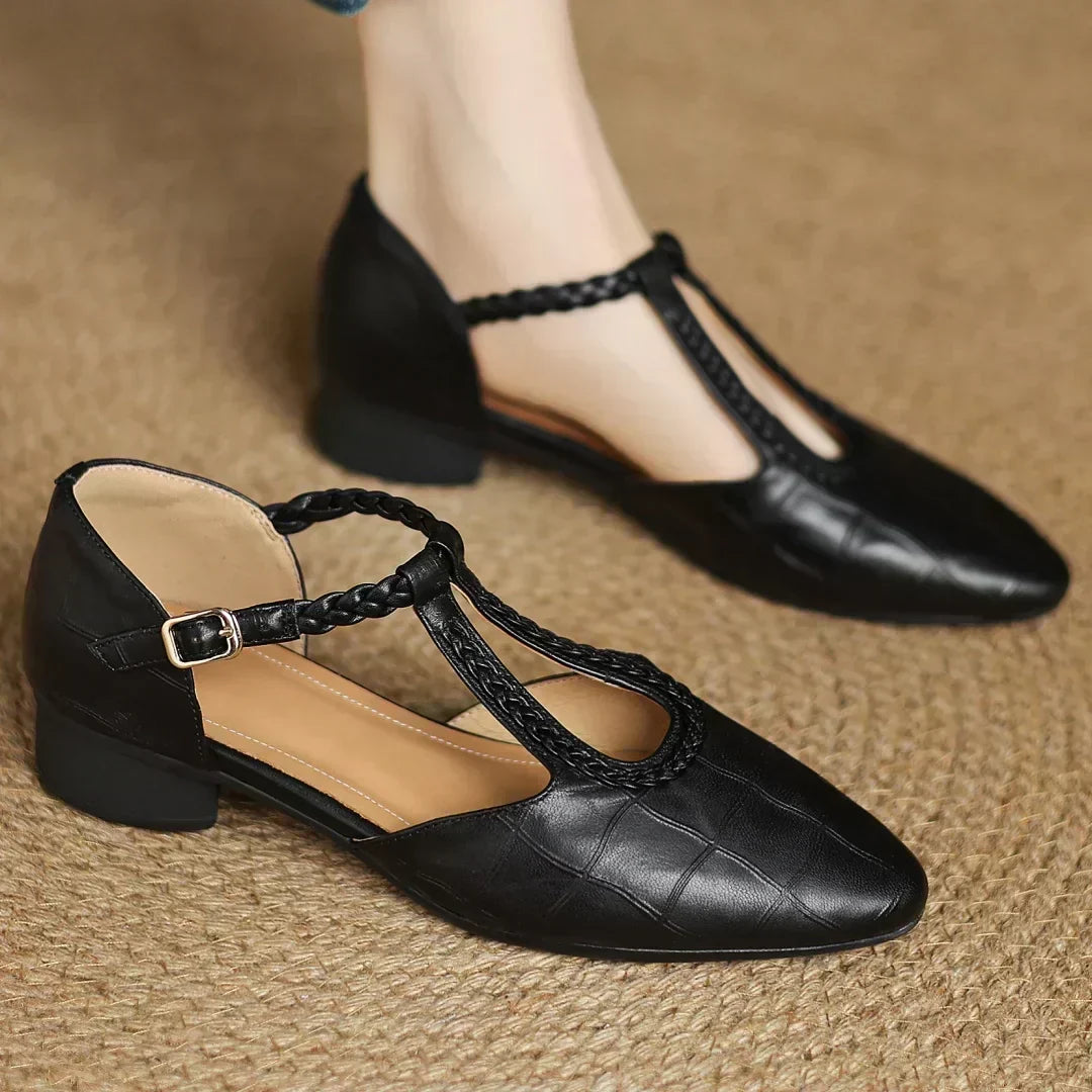 Małgorzata – Scarpe classiche in pelle T-strap con dettaglio intrecciato