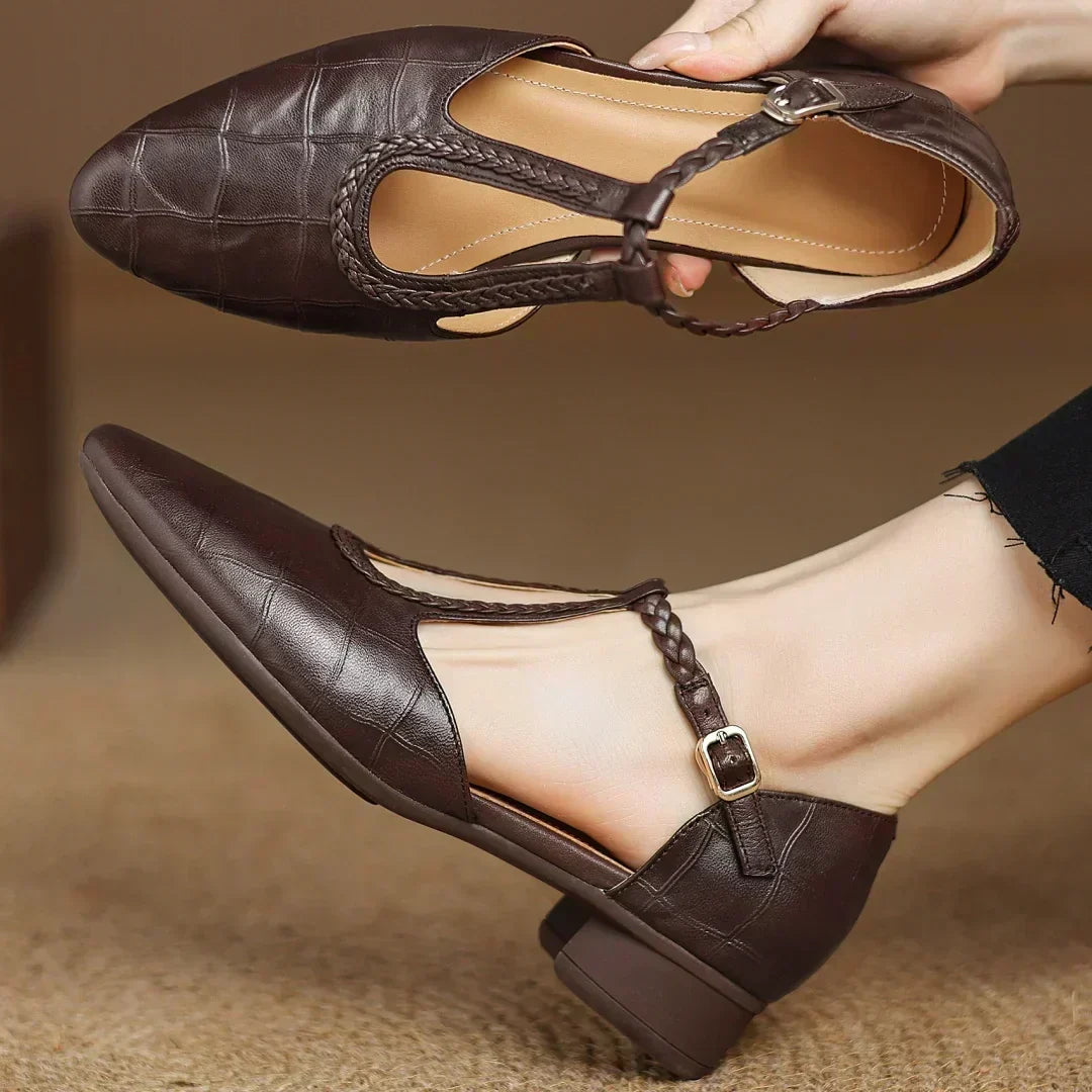 Małgorzata – Scarpe classiche in pelle T-strap con dettaglio intrecciato