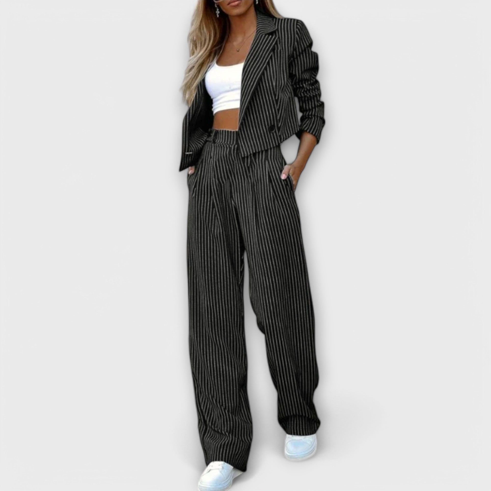 Maria – completo elegante a righe per donna