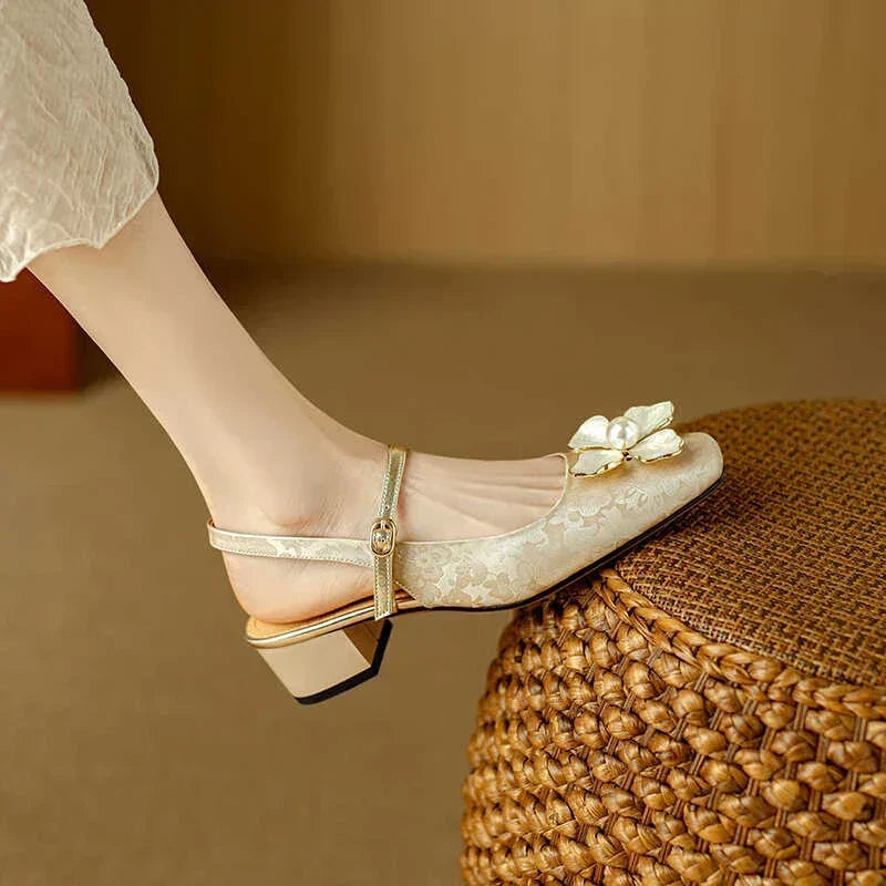 Matylda – Eleganti scarpe da donna con dettaglio floreale