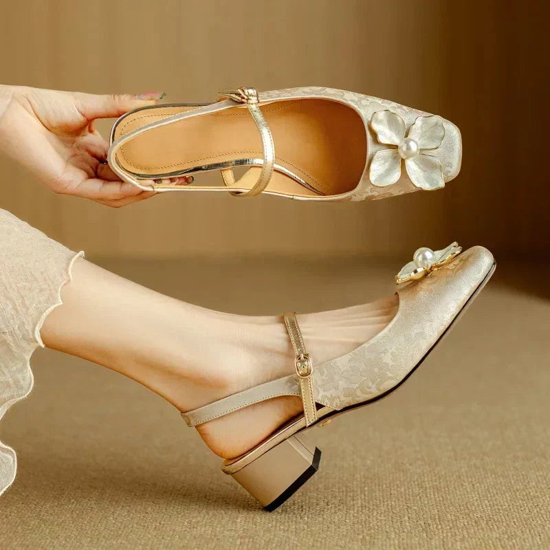 Matylda – Eleganti scarpe da donna con dettaglio floreale