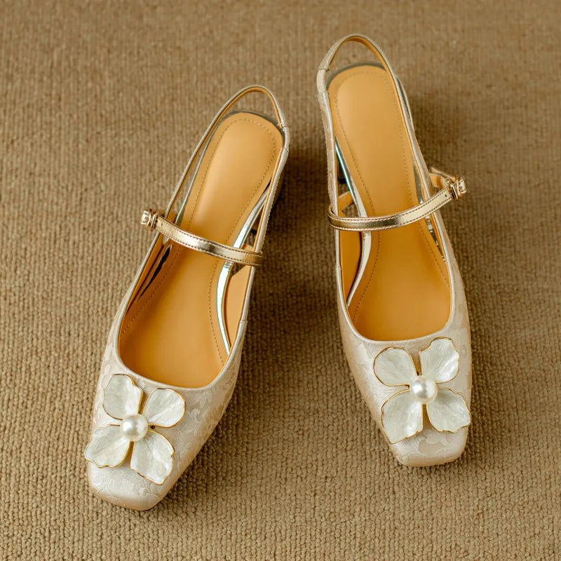 Matylda – Eleganti scarpe da donna con dettaglio floreale
