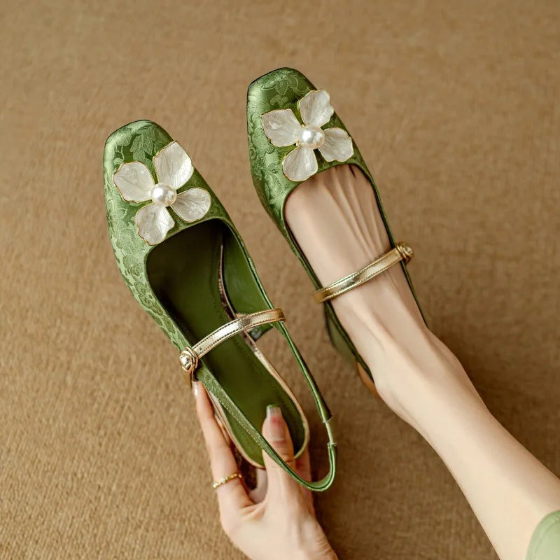 Matylda – Eleganti scarpe da donna con dettaglio floreale