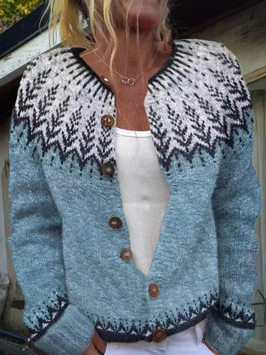 Pierina | Cardigan azzurro con sprone bianco – cardigan nordico da donna | Erminia Boutique Bologna