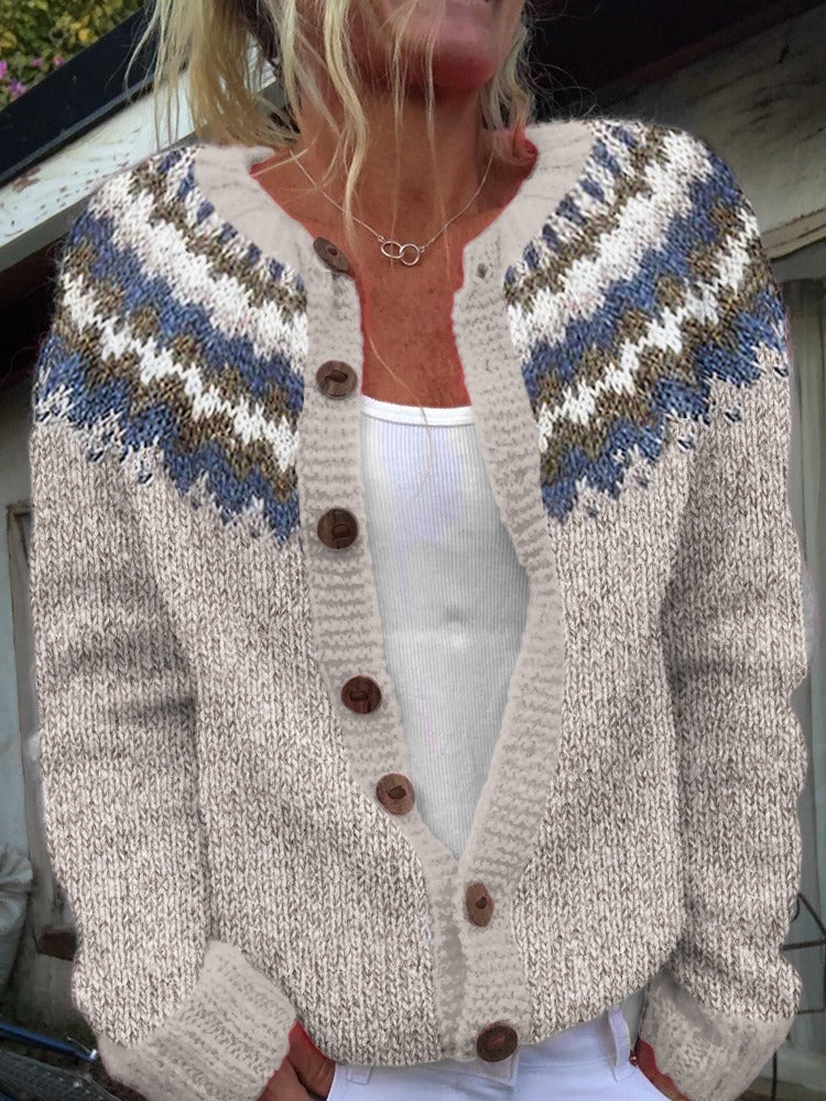 Cecilia | Cardigan panna con motivo azzurro – cardigan nordico da donna | Erminia Boutique Bologna