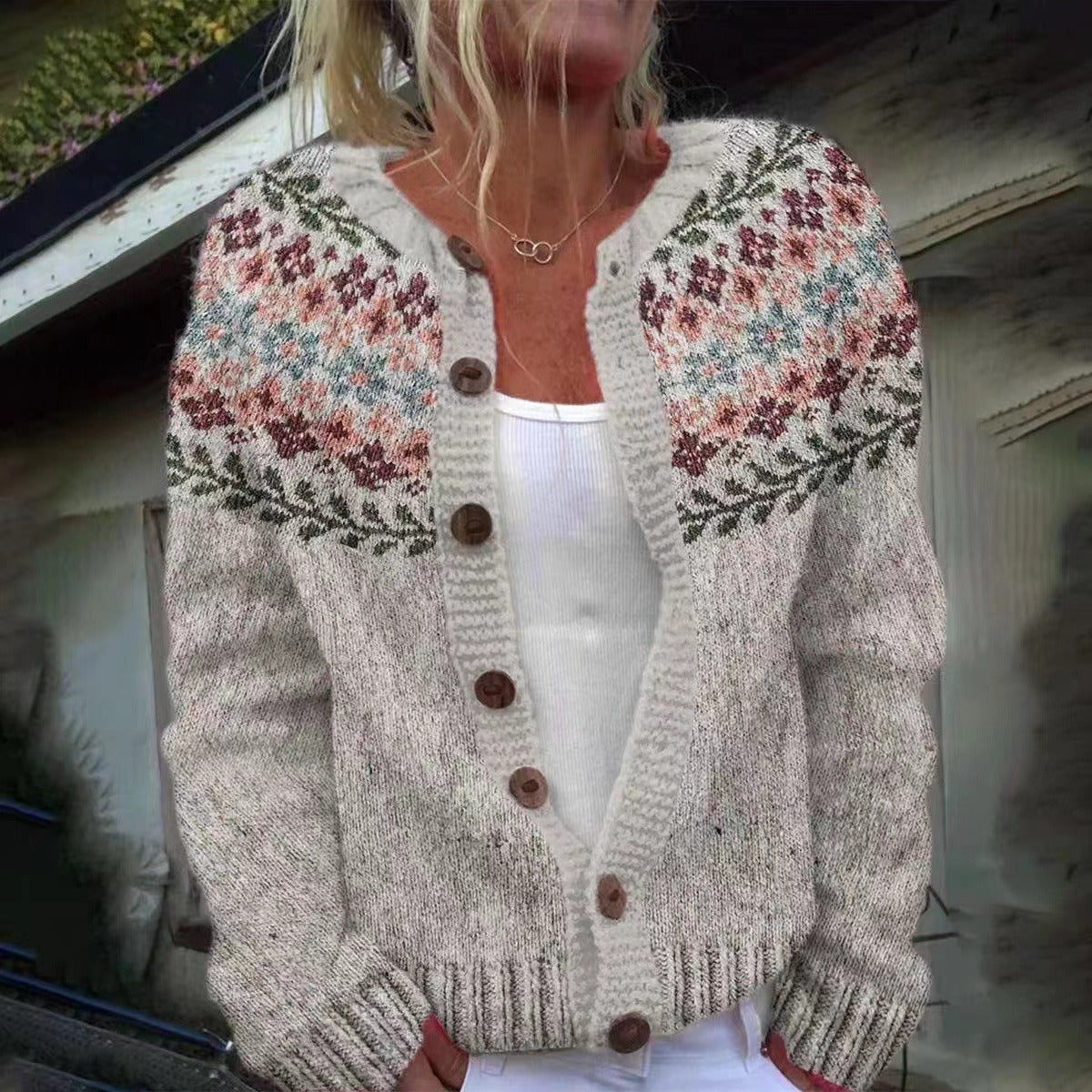 Eleonora | Cardigan panna con motivo rosa – cardigan nordico da donna | Erminia Boutique Bologna