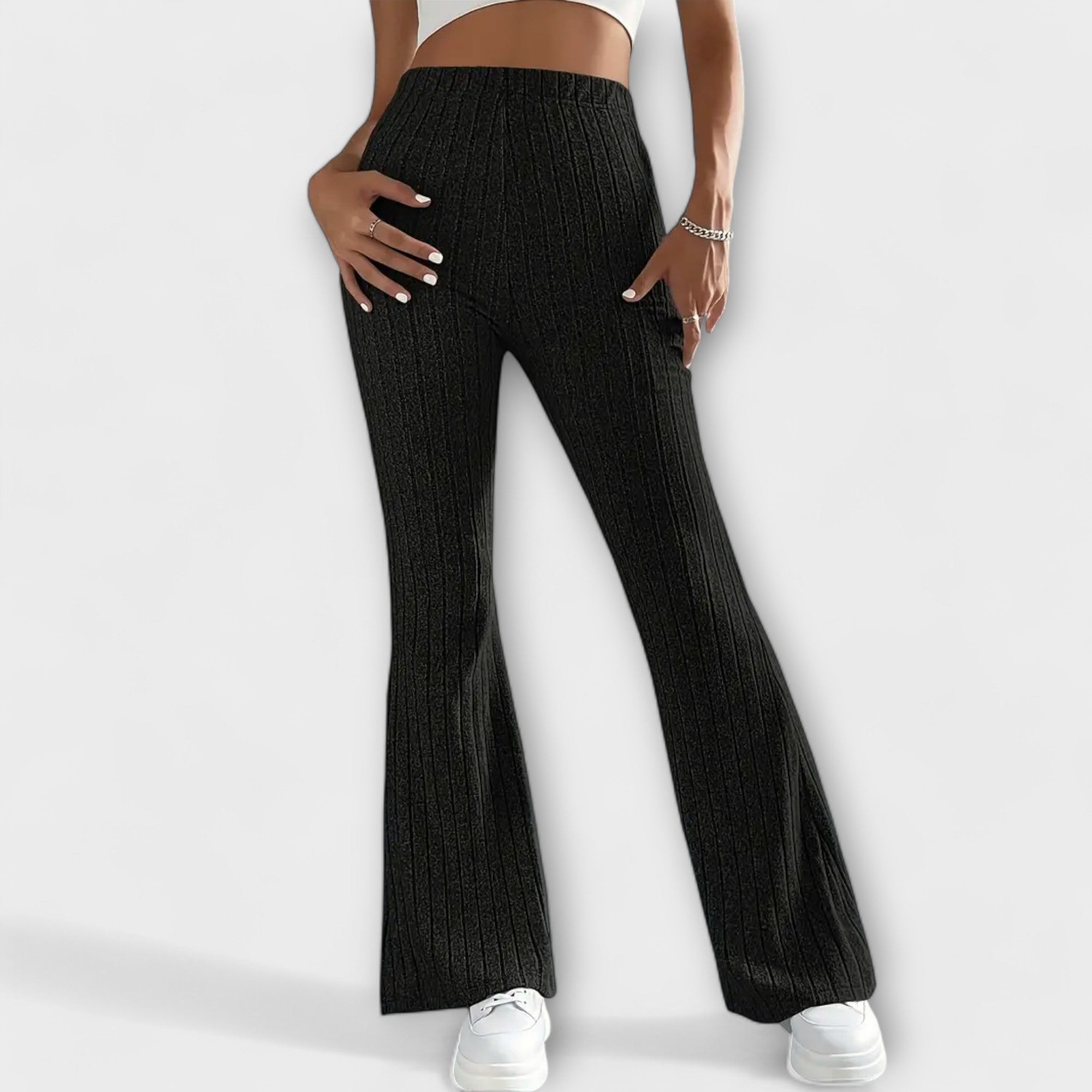 Anna – pantaloni a campana con una delicata struttura