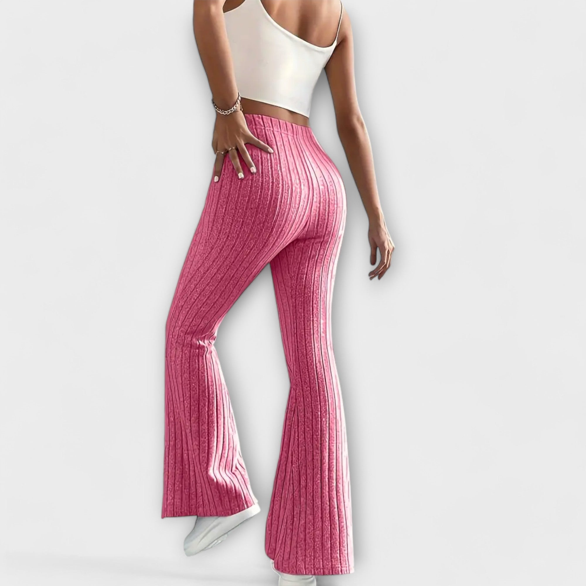 Anna – pantaloni a campana con una delicata struttura