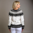 Ginevra | Cardigan bianco e nero nordico – cardigan nordico da donna | Erminia Boutique Bologna