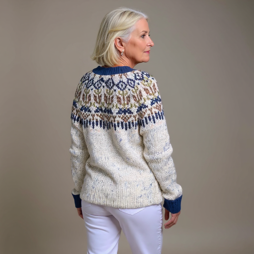 Luana | Cardigan panna con bordi blu – cardigan nordico da donna | Erminia Boutique Bologna