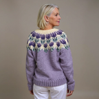 Fabrizia | Cardigan lilla con tulipani – cardigan nordico da donna | Erminia Boutique Bologna
