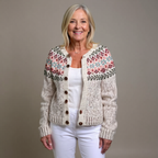 Eleonora | Cardigan panna con motivo rosa – cardigan nordico da donna | Erminia Boutique Bologna