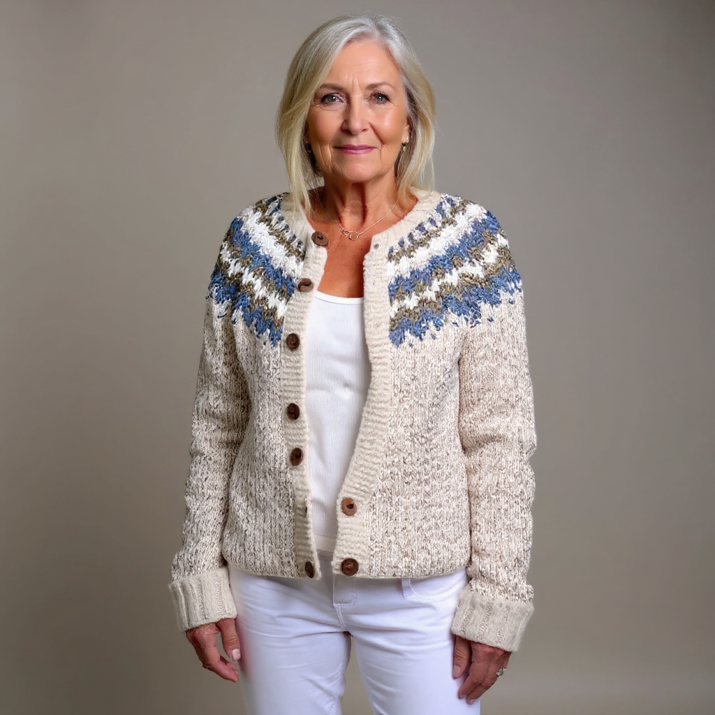 Cecilia | Cardigan panna con motivo azzurro – cardigan nordico da donna | Erminia Boutique Bologna