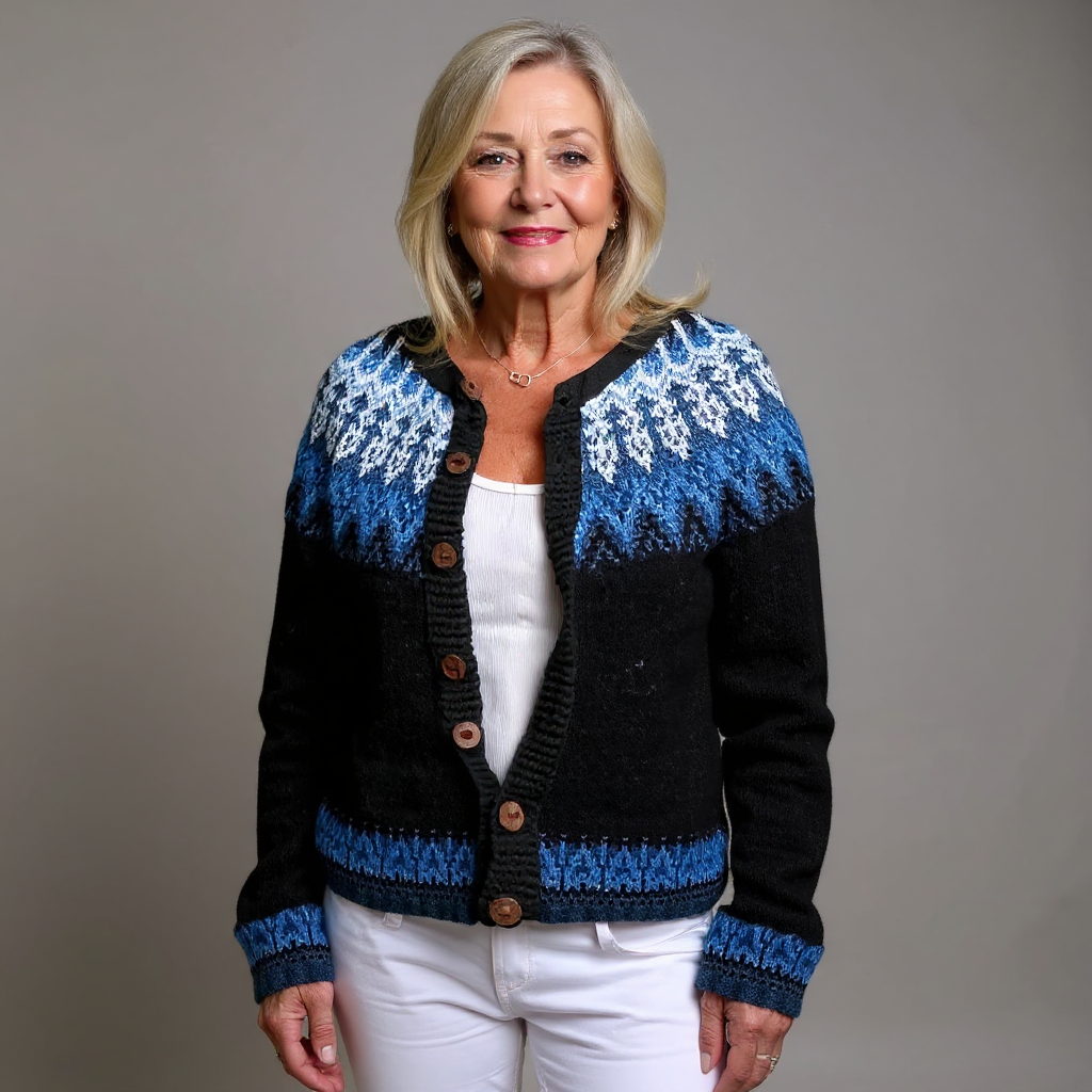 Ofelia | Cardigan nero con motivo blu – cardigan nordico da donna | Erminia Boutique Bologna